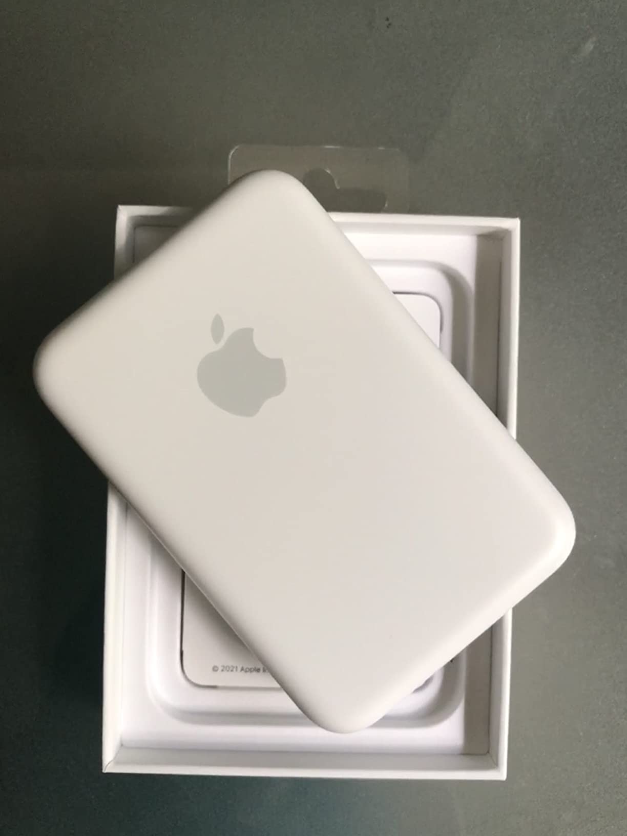 SLICKGEAR - Apple MagSafe Battery Pack - Slickgear